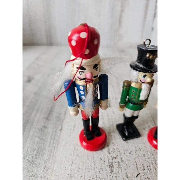 Vintage nutcracker ornament soldier set red green - Picture 5 of 11